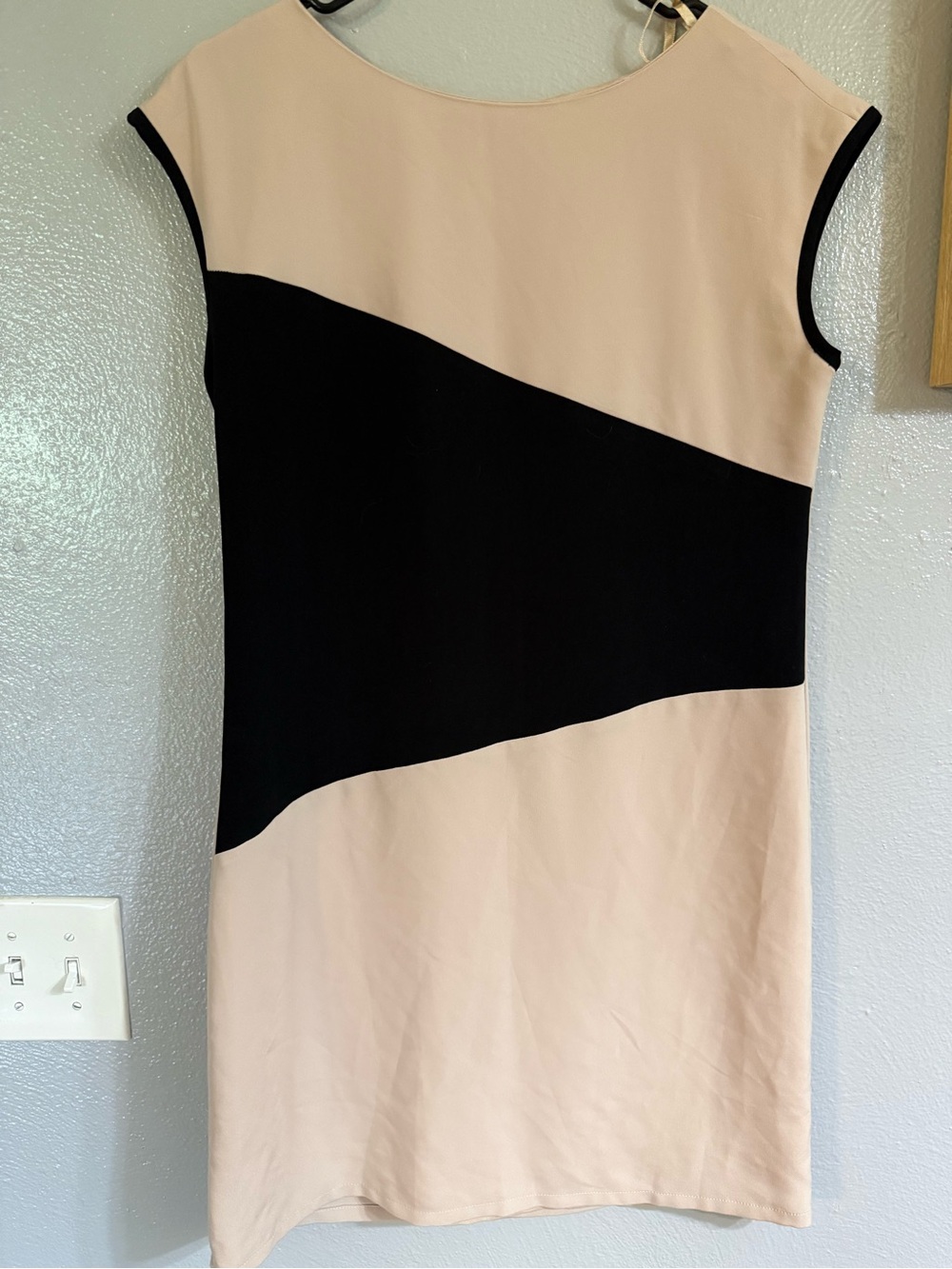 Luxology Beige and Black Colorblock Midi Dress